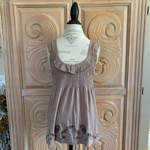 Cute Tank Top w/Brown Embroidered Trim. Sz L